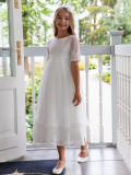 dievčenské šaty s čipkovaným volánom na 1. sv. prijímanie biele